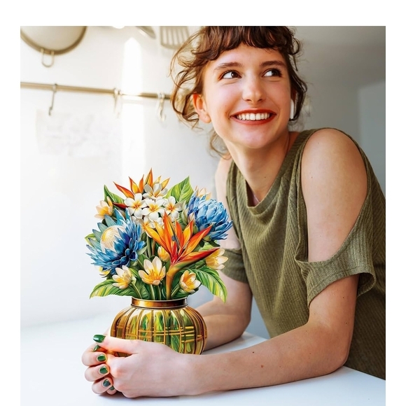 Tropical Bloom Pop-Up Flower Bouquet Card - Picture 2 of 9